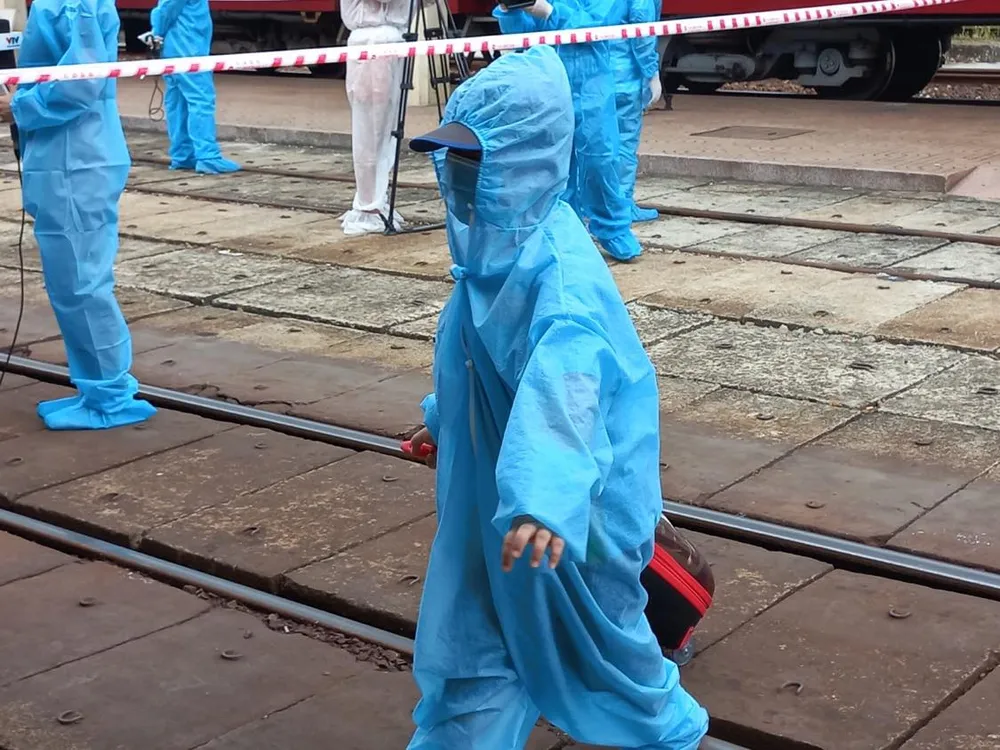 Chuyến tàu đặc biệt đưa 376 người dân từ TPHCM về Huế an toàn ảnh 5