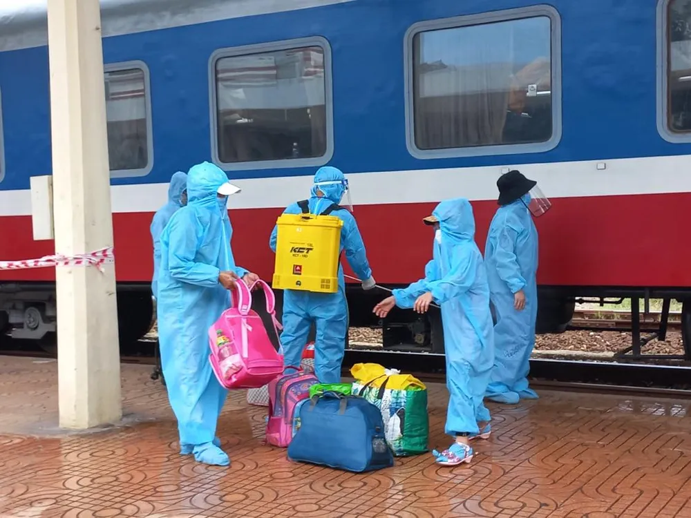 Chuyến tàu đặc biệt đưa 376 người dân từ TPHCM về Huế an toàn ảnh 3