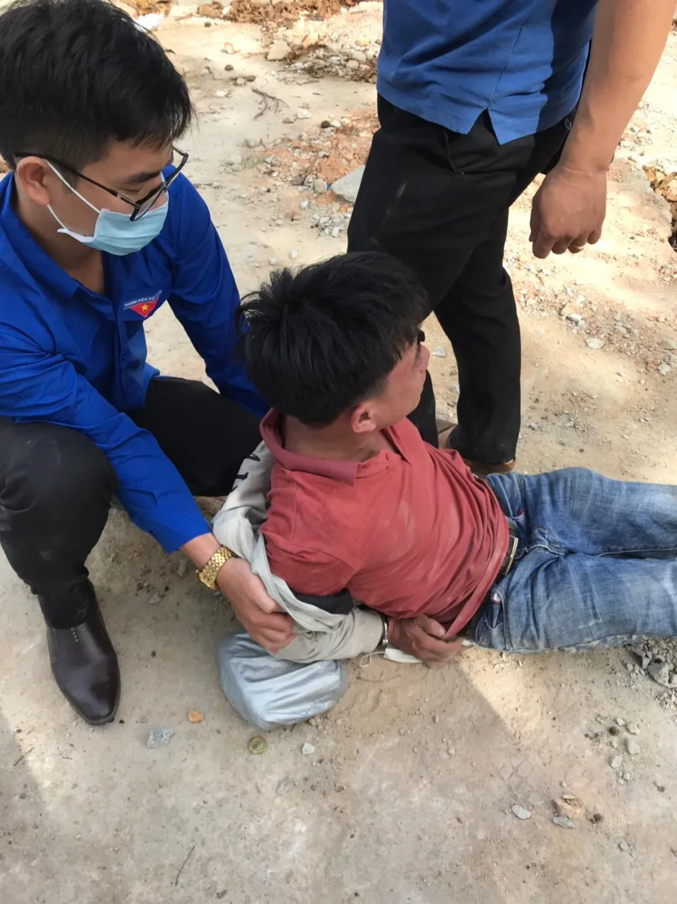 Bắt gọn đối tượng vận chuyển 1kg ma túy từ Quảng Trị về Huế ảnh 2