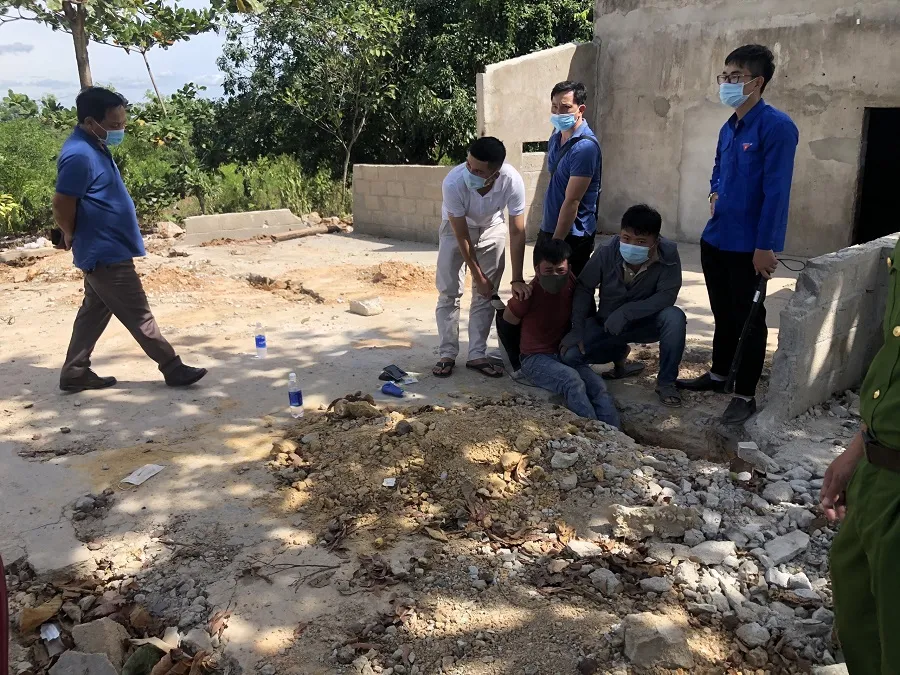 Bắt gọn đối tượng vận chuyển 1kg ma túy từ Quảng Trị về Huế ảnh 1