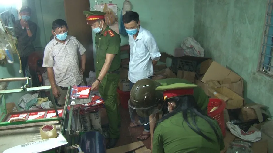 Phát hiện nhiều cơ sở làm phụ tùng xe máy giả nhãn mác các thương hiệu lớn ảnh 1