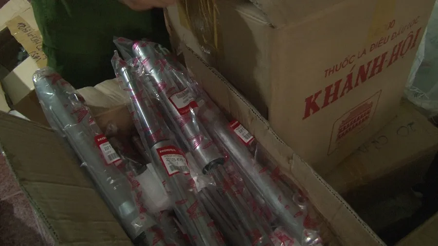 Phát hiện nhiều cơ sở làm phụ tùng xe máy giả nhãn mác các thương hiệu lớn ảnh 3