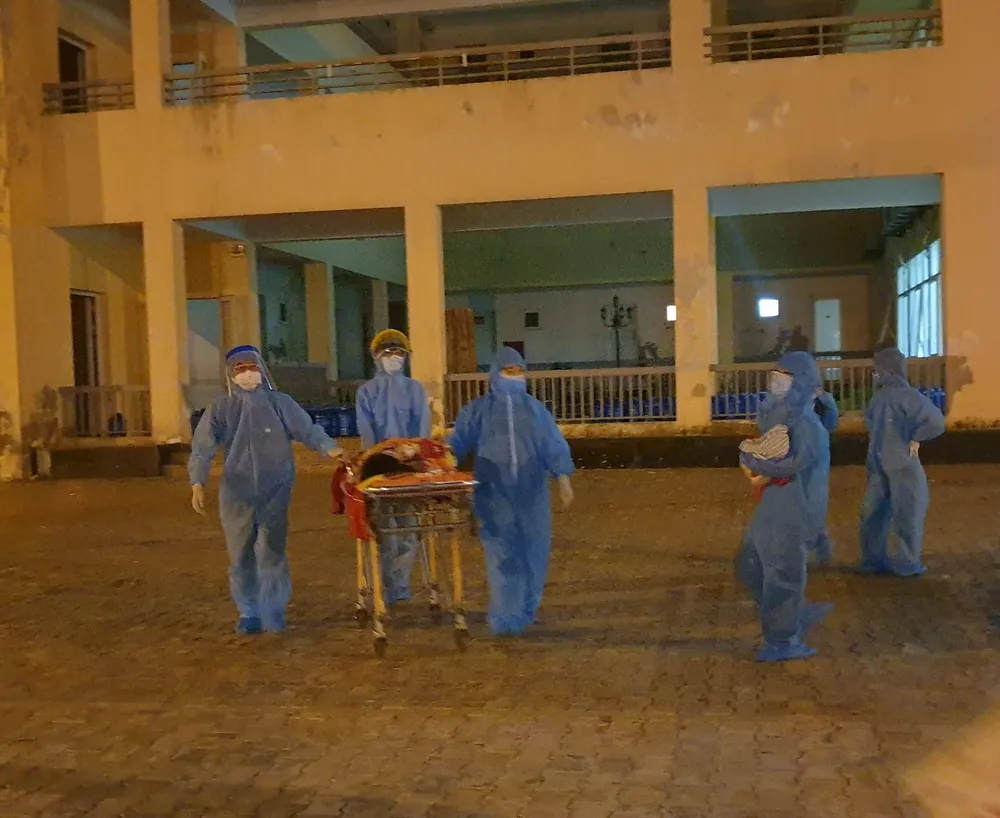 Giúp sản phụ “vượt cạn” thành công ngay trong khu cách ly ảnh 2