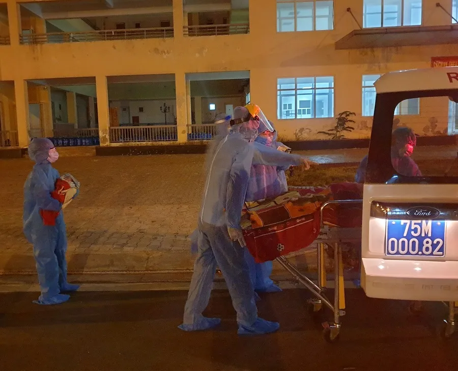 Giúp sản phụ “vượt cạn” thành công ngay trong khu cách ly ảnh 3