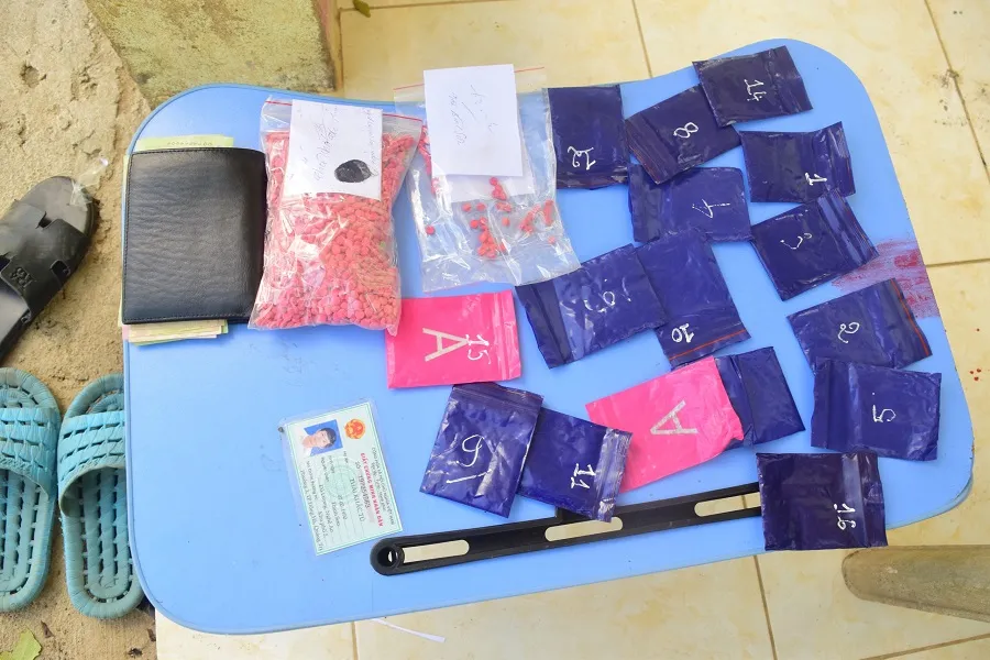 Bắt đối tượng tàng trữ 3.000 viên nén nghi hồng phiến ảnh 1