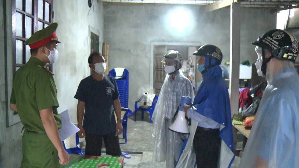 Các tỉnh miền Trung khẩn trương ứng phó bão số 5 đổ bộ  ảnh 9