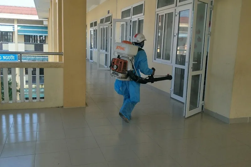 Thừa Thiên – Huế: Học sinh đến trường học tập sau 2 tuần ở nhà học online ảnh 1