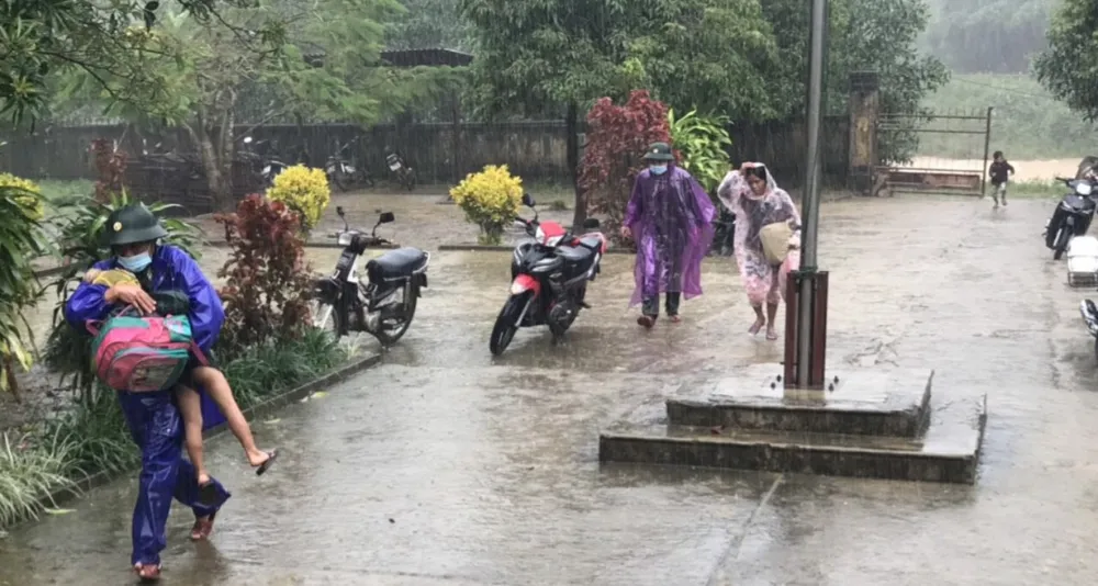 Thừa Thiên - Huế: Khẩn cấp di dời người dân vùng có nguy cơ sạt lở ảnh 2