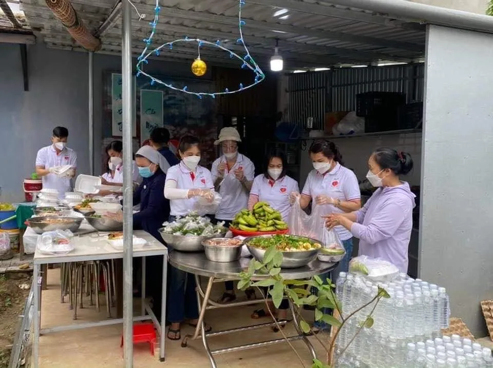 Giáng sinh yêu thương giữa đại dịch Covid-19 ảnh 8