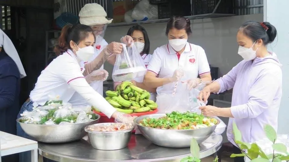 Giáng sinh yêu thương giữa đại dịch Covid-19 ảnh 6