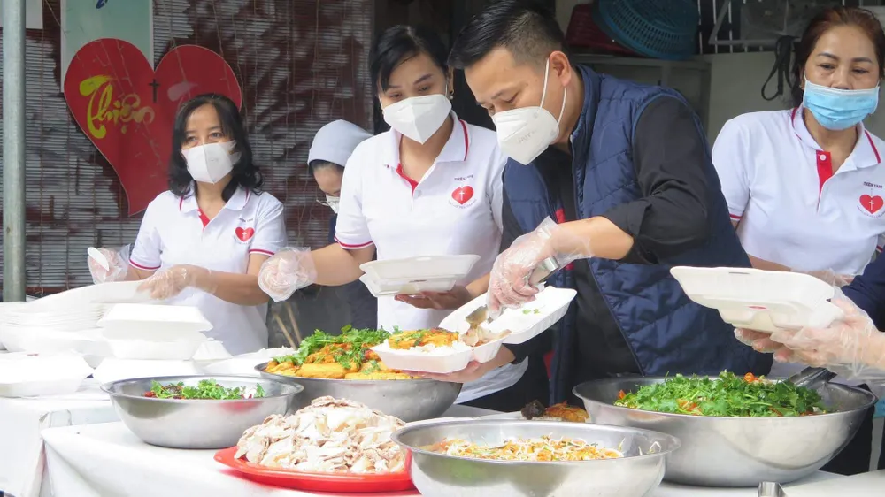 Giáng sinh yêu thương giữa đại dịch Covid-19 ảnh 11