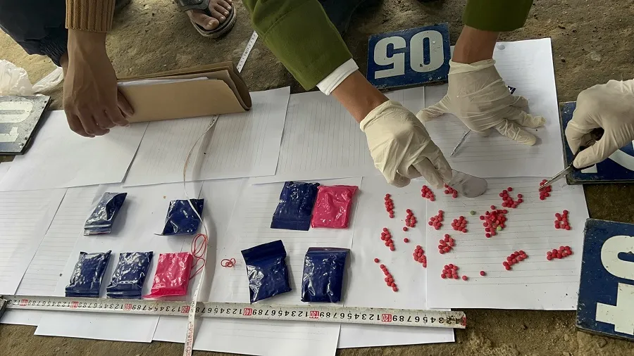 Bắt 3 thanh niên vận chuyển số lượng lớn ma túy trên đường mòn ảnh 2