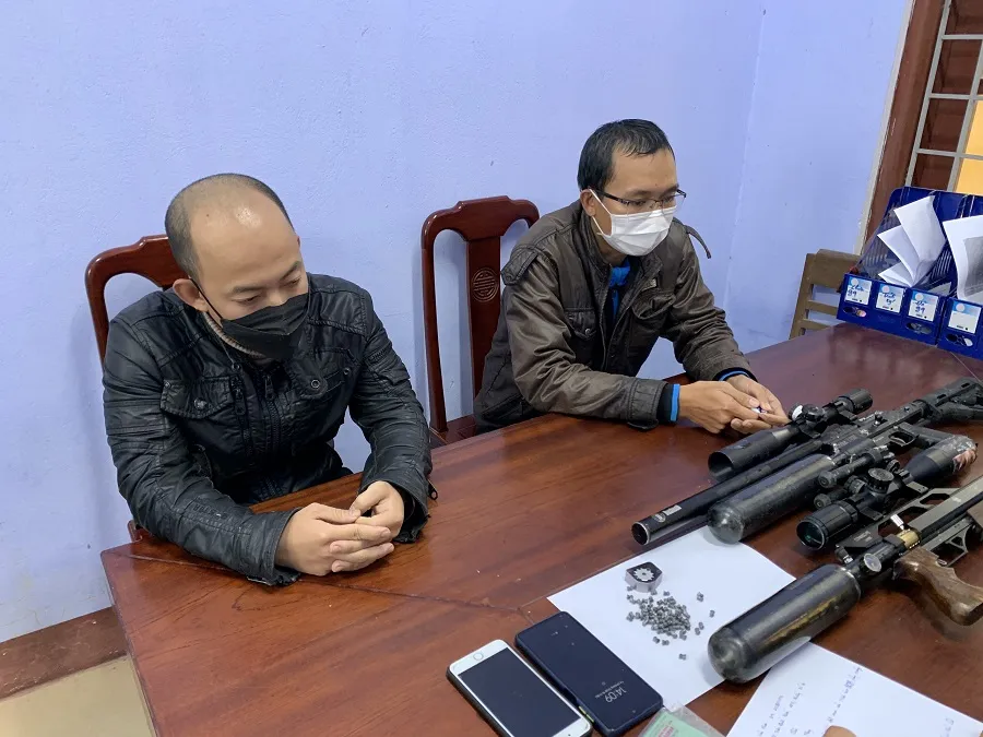 Thừa Thiên - Huế: Truy đuổi 2 đối tượng dùng súng săn bắn động vật trái phép ảnh 2