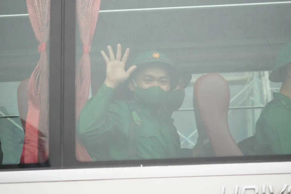 Miền Trung: Hàng ngàn thanh niên lên đường nhập ngũ   ảnh 7