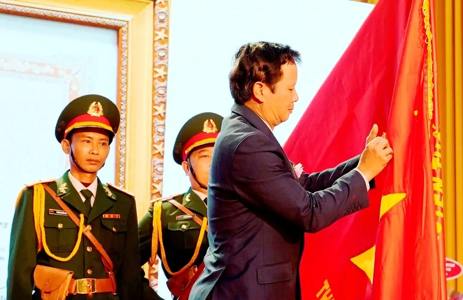 Thị xã đầu tiên tại Thừa Thiên – Huế hoàn thành nhiệm vụ xây dựng NTM  ảnh 2