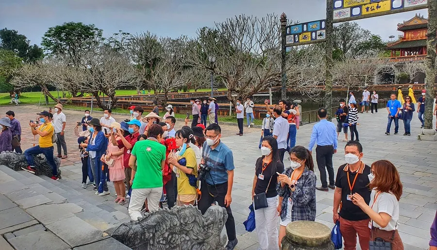 Đoàn 600 khách tham quan Đại nội Huế  ảnh 7