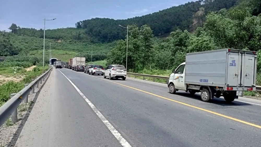 Vụ đi đèo mà phải đóng phí…qua hầm: Không đi đèo thì chờ ngoài hầm Phước Tượng ảnh 3