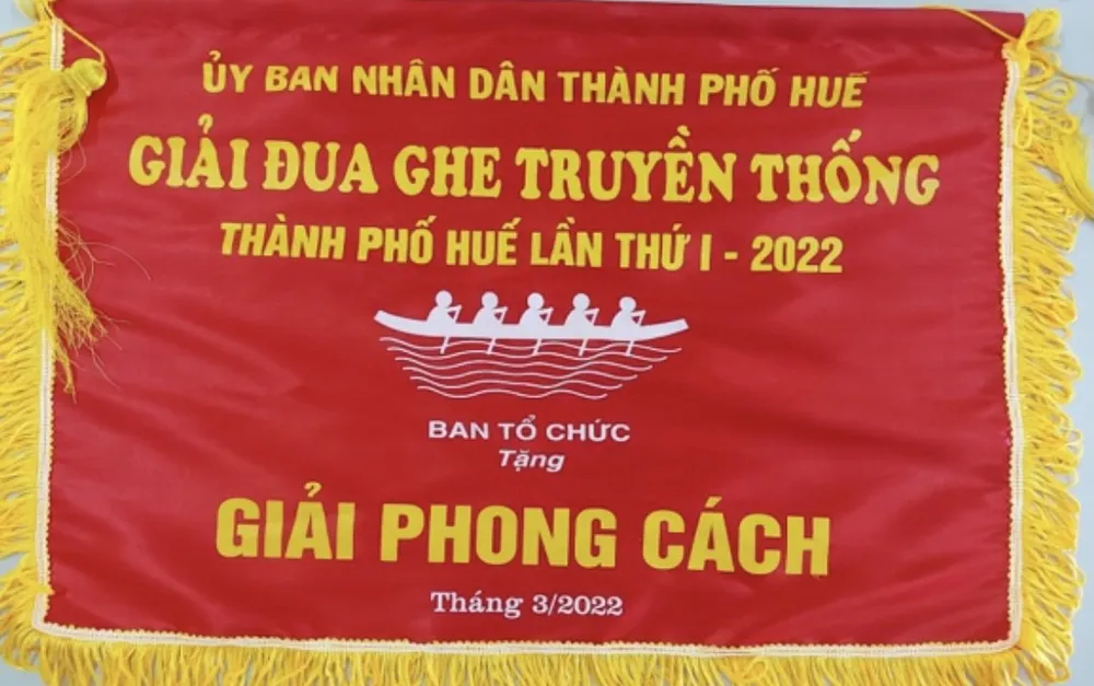 Thu hồi Giải Phong cách đội ghe tung mái chèo đánh văng các tay bơi đội bạn xuống sông ảnh 1