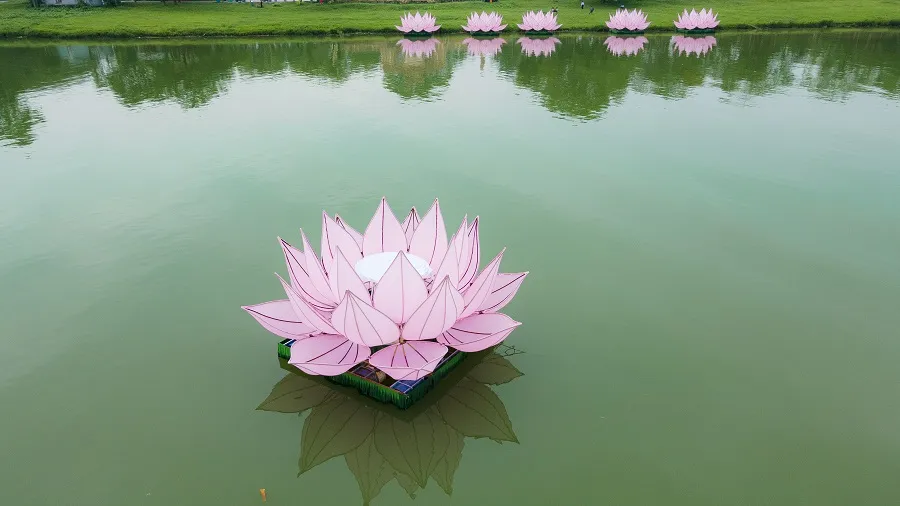 Cố đô Huế rộn ràng mùa Phật đản ảnh 5