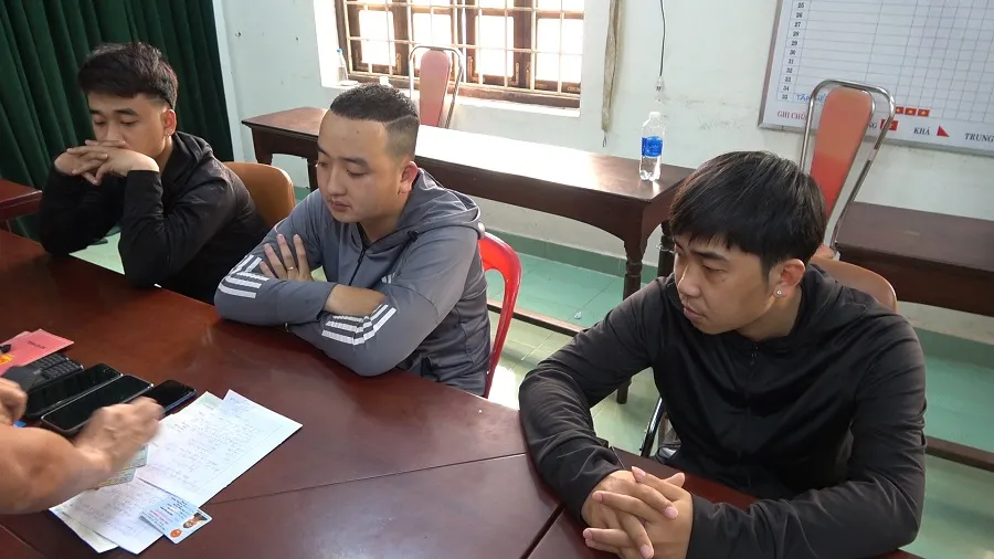 Tạm giữ hình sự đối tượng cầm đầu cho vay nặng lãi ảnh 1