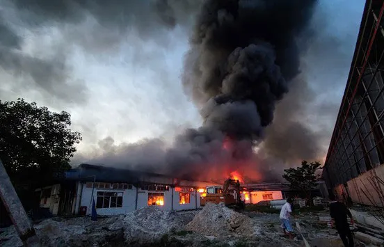 Cháy lớn tại doanh nghiệp dệt may có số lượng công nhân lớn nhất Thừa Thiên – Huế ảnh 5