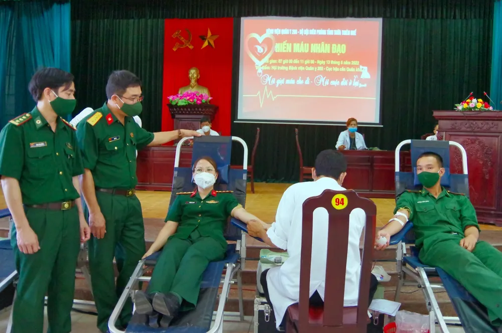 Thừa Thiên - Huế: Hàng trăm cán bộ, chiến sĩ biên phòng hiến máu cứu người ảnh 2