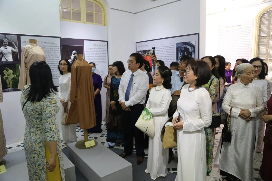 Độc đáo áo dài Huế xưa và nay  ảnh 1