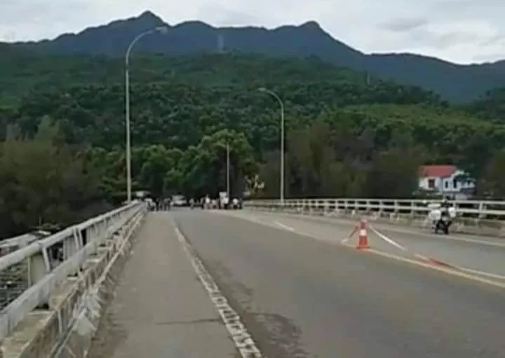 Hỗn chiến và nổ súng khiến 5 người thương vong ở đường lên đèo Hải Vân ảnh 2