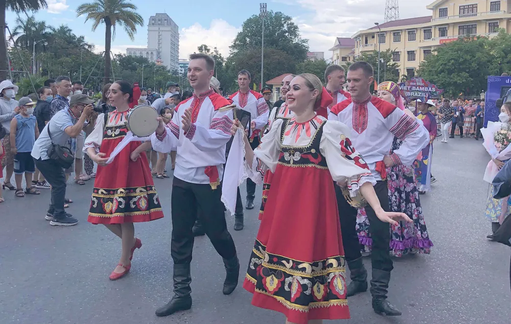 Phát triển văn hóa, con người Huế theo tinh thần Nghị quyết 54 ảnh 3