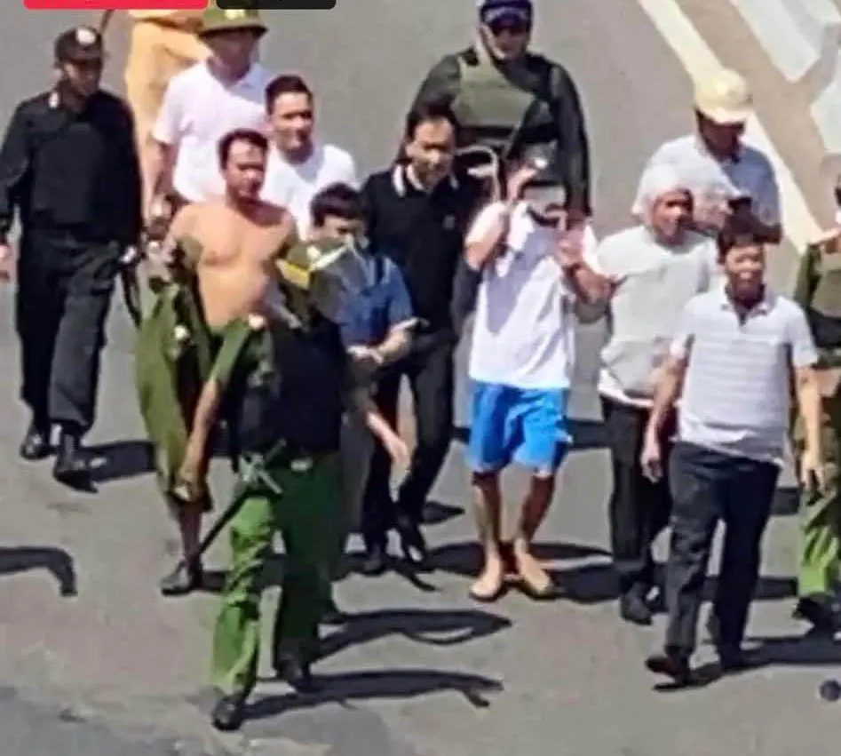 Công an thông tin vụ dùng súng AK cướp tiệm vàng tại chợ Đông Ba ảnh 2