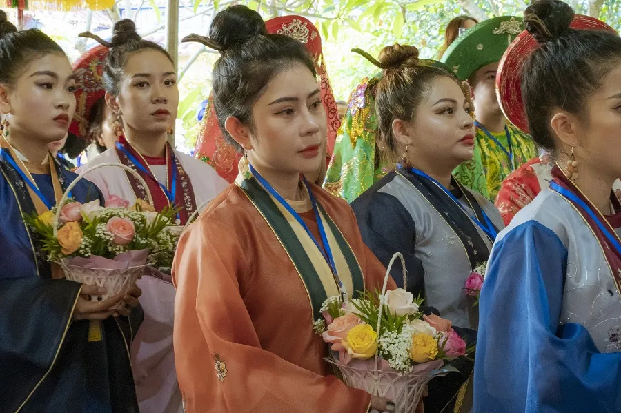 Khai mạc lễ hội điện Hòn Chén ảnh 2