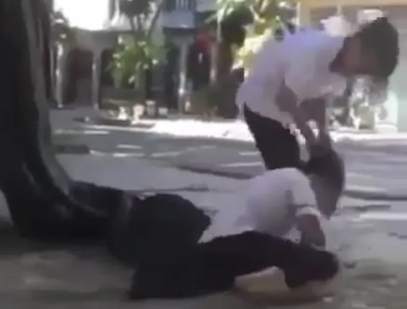 Xử nghiêm vụ nữ sinh bị đánh đập dã man sau khi tập nghi thức khai giảng ảnh 1