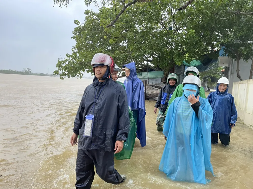Thừa Thiên - Huế: Khẩn cấp di dời hơn 37 ngàn dân tránh lũ ảnh 8