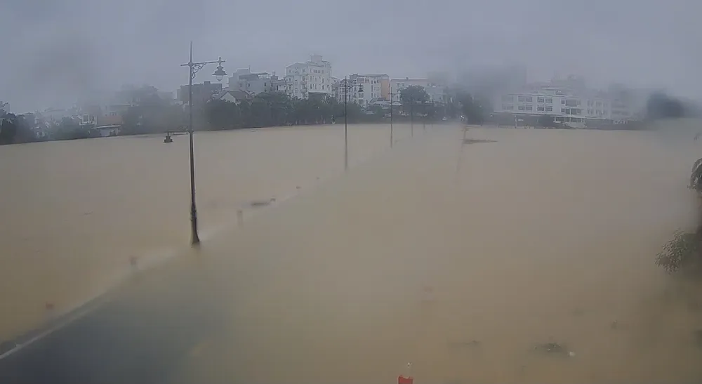 Thừa Thiên - Huế: Khẩn cấp di dời hơn 37 ngàn dân tránh lũ ảnh 1