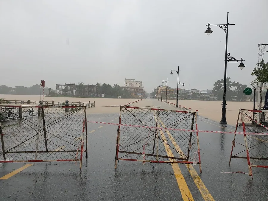 Thừa Thiên - Huế: Khẩn cấp di dời hơn 37 ngàn dân tránh lũ ảnh 2