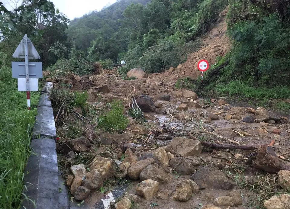 Thông xe hầm đường bộ Hải Vân 2 sau lũ quét ảnh 3