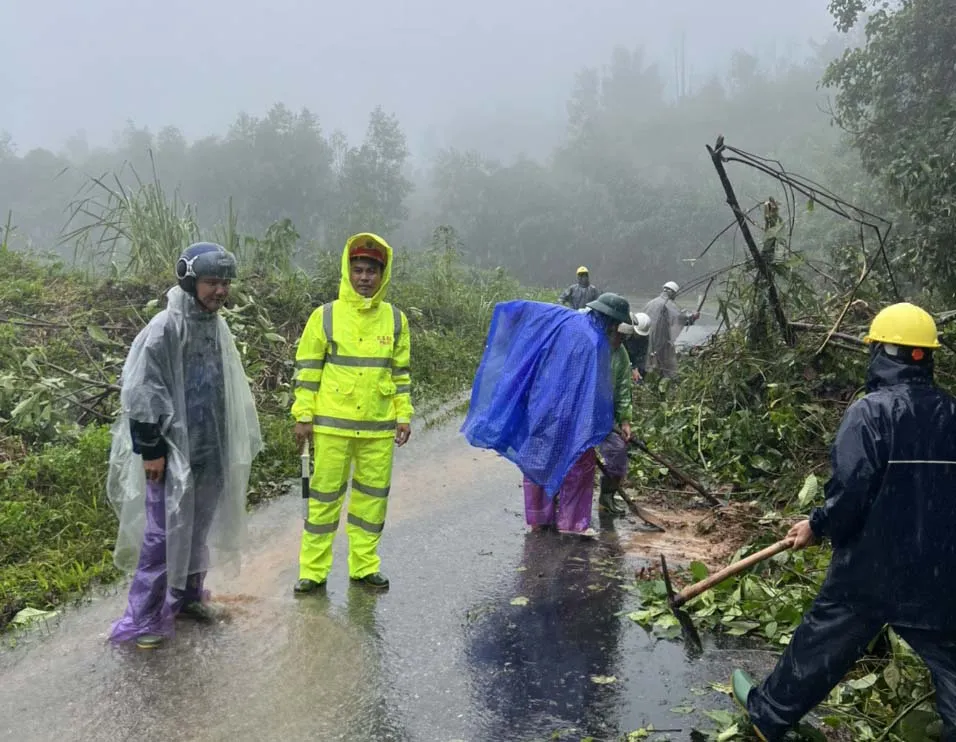 Thông xe hầm đường bộ Hải Vân 2 sau lũ quét ảnh 5