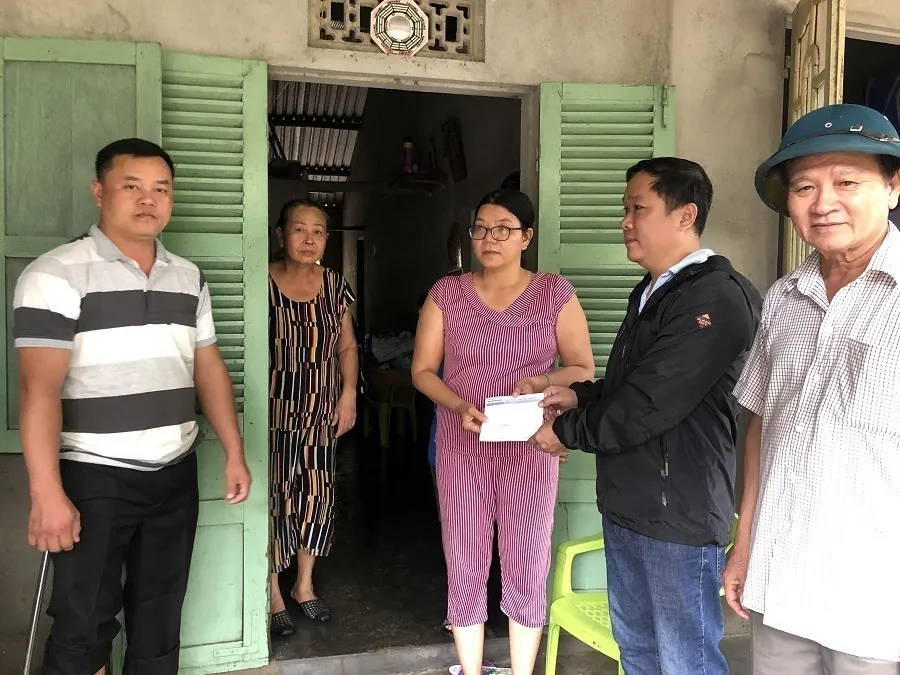 Báo SGGP hỗ trợ khẩn cấp các nạn nhân lũ lụt ở Huế và Đà Nẵng ảnh 2