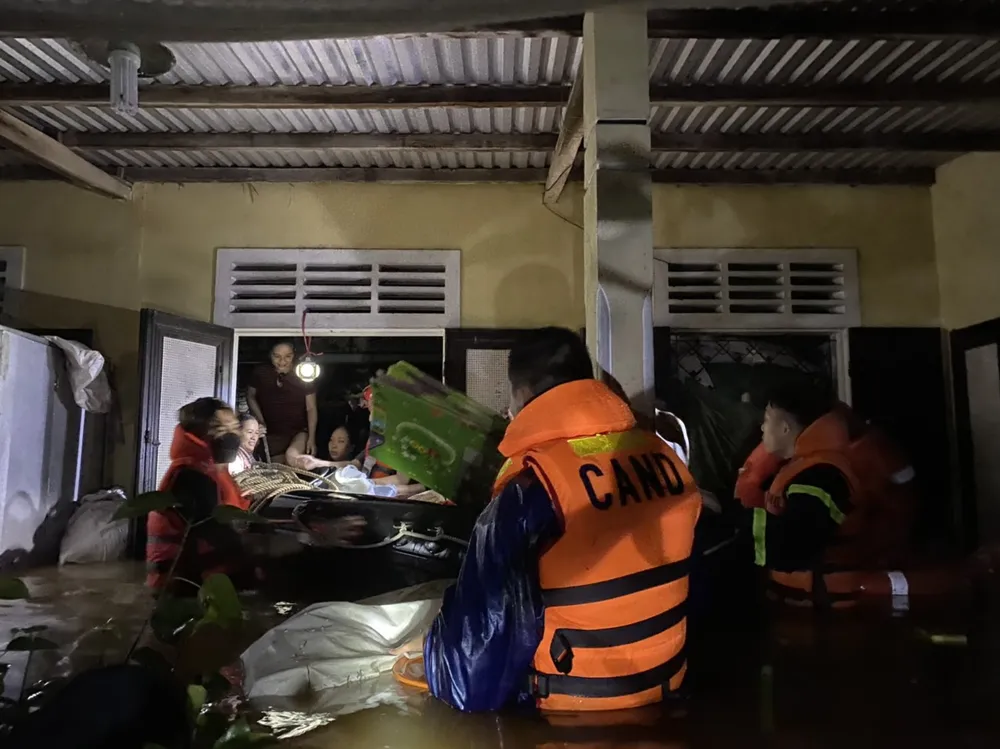 Lũ lên cao, mưa lớn gây ngập úng hơn 11.000 nhà dân tại Thừa Thiên – Huế    ảnh 2