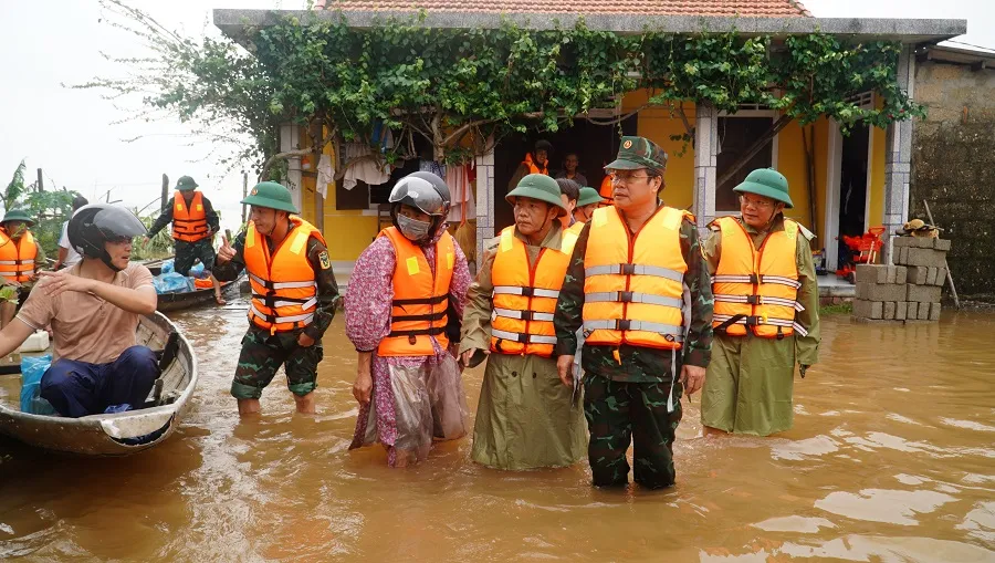 Thừa Thiên - Huế: Tiếp tục triển khai các biện pháp ứng phó với mưa lũ trong vài ngày tới ảnh 7