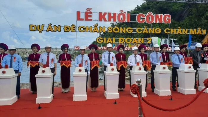 Thu hút tàu hàng container tạo bước đột phá cho cảng Chân Mây ảnh 5