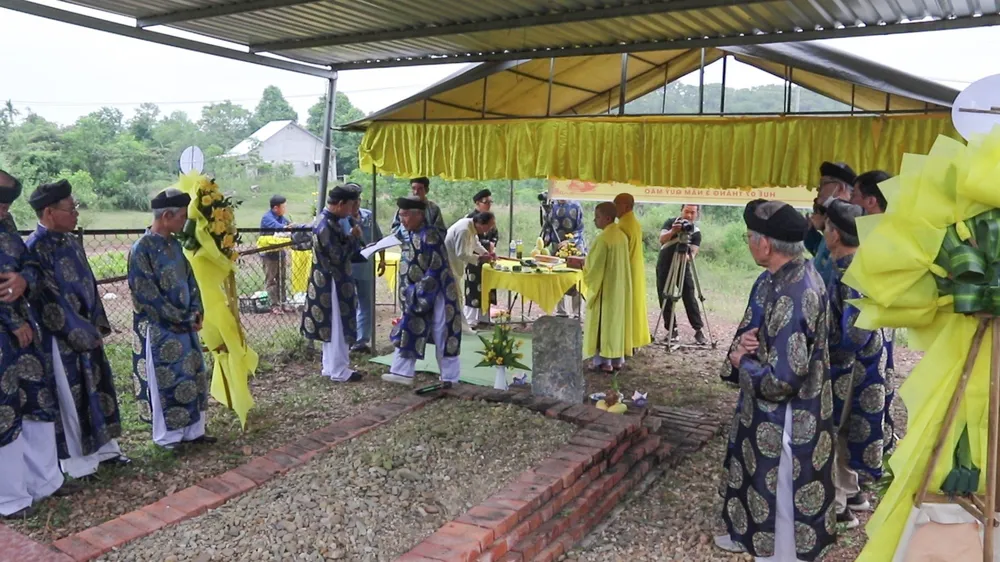 Khởi công xây dựng lại lăng mộ vợ vua Tự Đức ngay tại vị trí từng bị san ủi ảnh 2 Khởi công xây dựng lại lăng mộ vợ vua Tự Đức ngay tại vị trí từng bị san ủi ảnh 2
