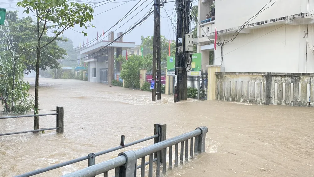 12 thôn tại xã Thủy Phù, thị xã Hương Thủy, tỉnh Thừa Thiên Huế ngập sâu trong nước