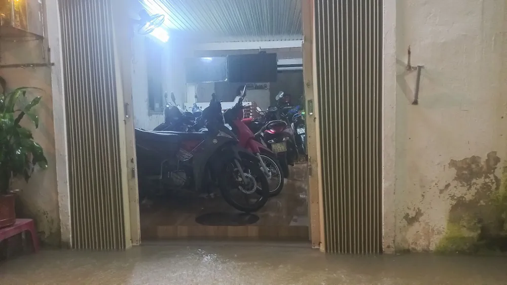 Hầu hết các tuyến đường tại TP Huế đều bị ngập lênh láng