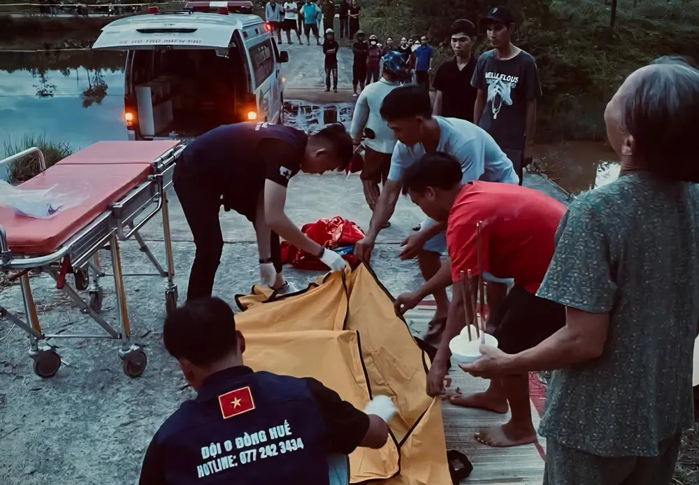 Đưa thi thể anh N.Đ về nhà lo hậu sự