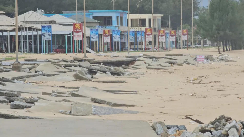 Khu vực sạt lở gây nguy cơ mở cửa biển mới Thuận An