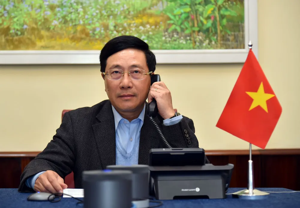 Phó Thủ tướng, Bộ trưởng Ngoại giao Phạm Bình Minh điện đàm với Ngoại trưởng Hoa Kỳ Michael R. Pompeo ảnh 1