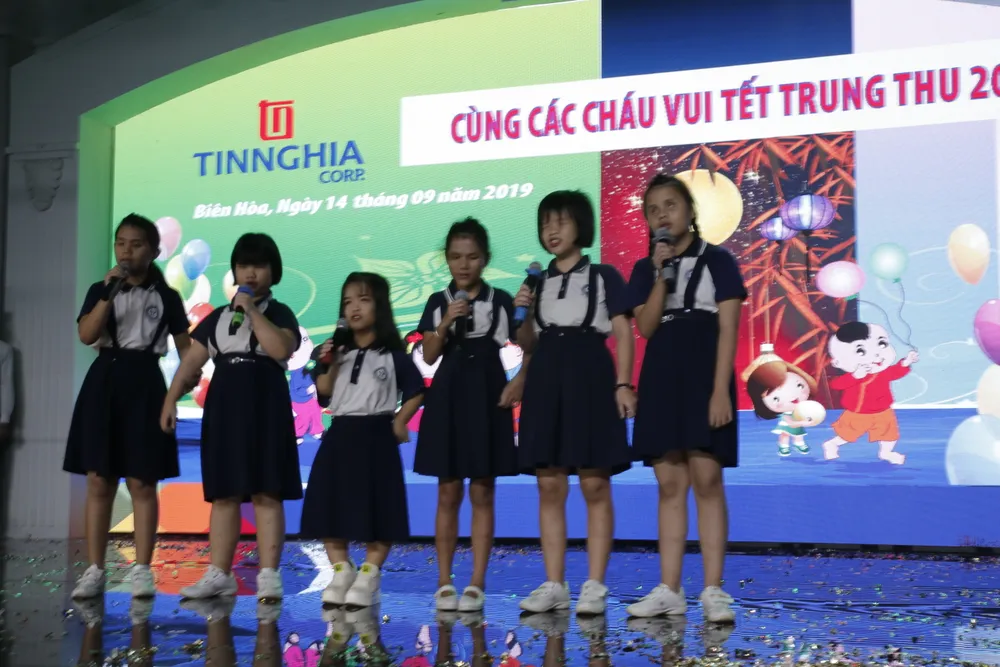 Trao quà Trung thu cho 1.000 trẻ em khuyết tật, mồ côi ở Đồng Nai ảnh 2