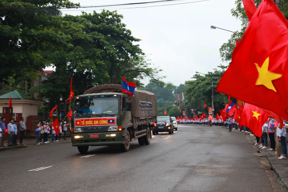 Hà Tĩnh: An táng 12 hài cốt liệt sĩ hy sinh trên đất bạn Lào ảnh 1