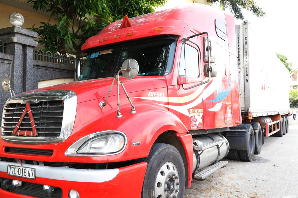 Tài xế xe container hất văng thượng úy công an xuống đường mong được thông cảm ảnh 1